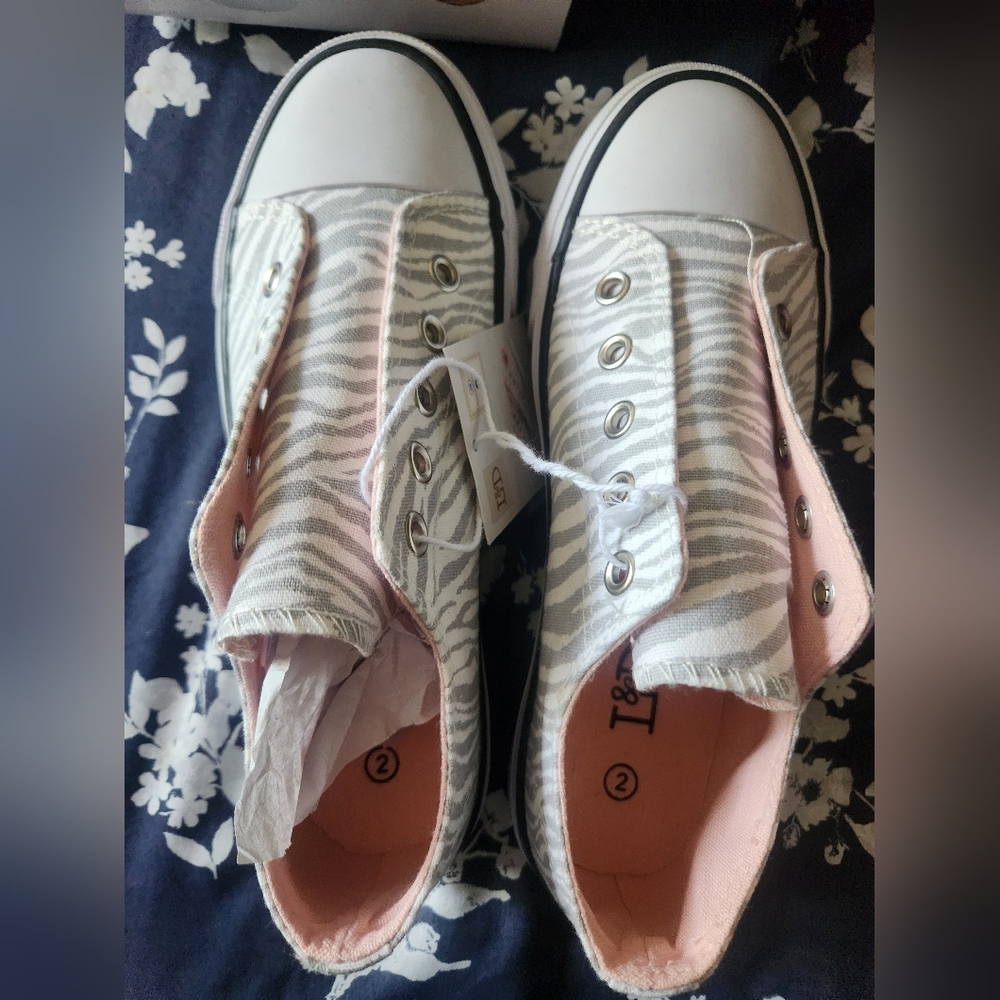 Kids shoes